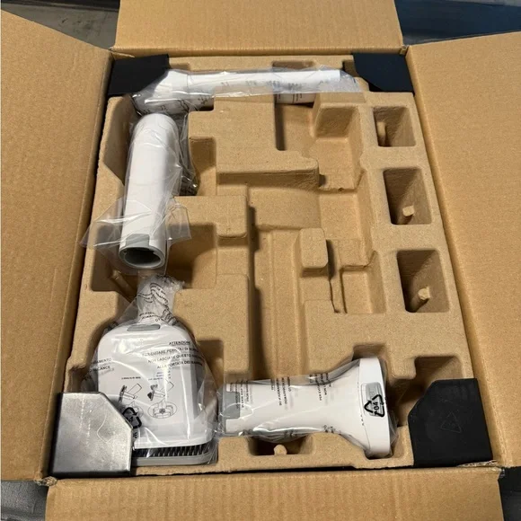 Pet Grooming Kit & Vacuum - Picture 3 of 9